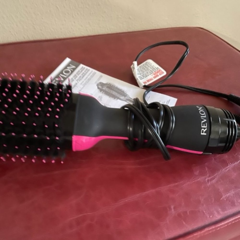 Revlon One-Step Hair Dryer & Volumizer Hot Air Brush Pink Color RVDR5222